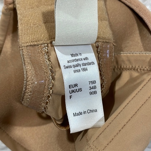 Hanro Allure Tan Push Up Underwire Bra - Picture 2 of 9